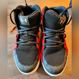 Boy's red basketball high top under armour sneakers big boy size 5.5